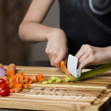 Load image into Gallery viewer, TIP TOUGH STAINLESS STEEL FINGER GUARD FOR CUTTING & CHOPPING